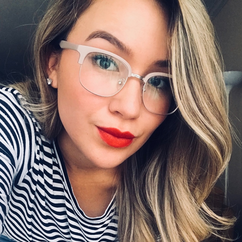 Meet your Posher, Laura